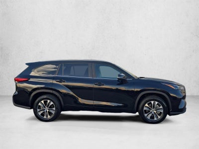 2023 Toyota Highlander XLE FWD (Natl)