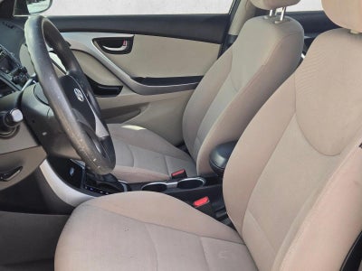 2016 Hyundai ELANTRA 4dr Sdn Auto SE