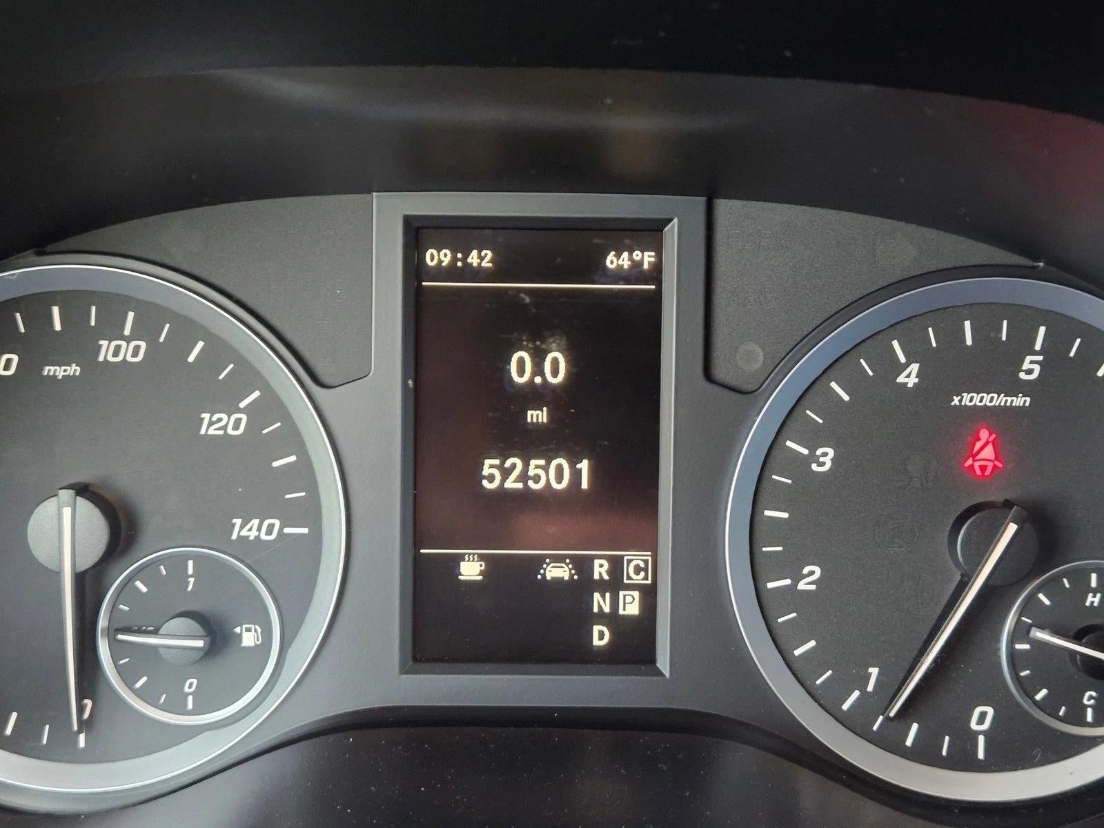 2021 Mercedes-Benz Metris Passenger Van Standard Roof 126" Wheelbase