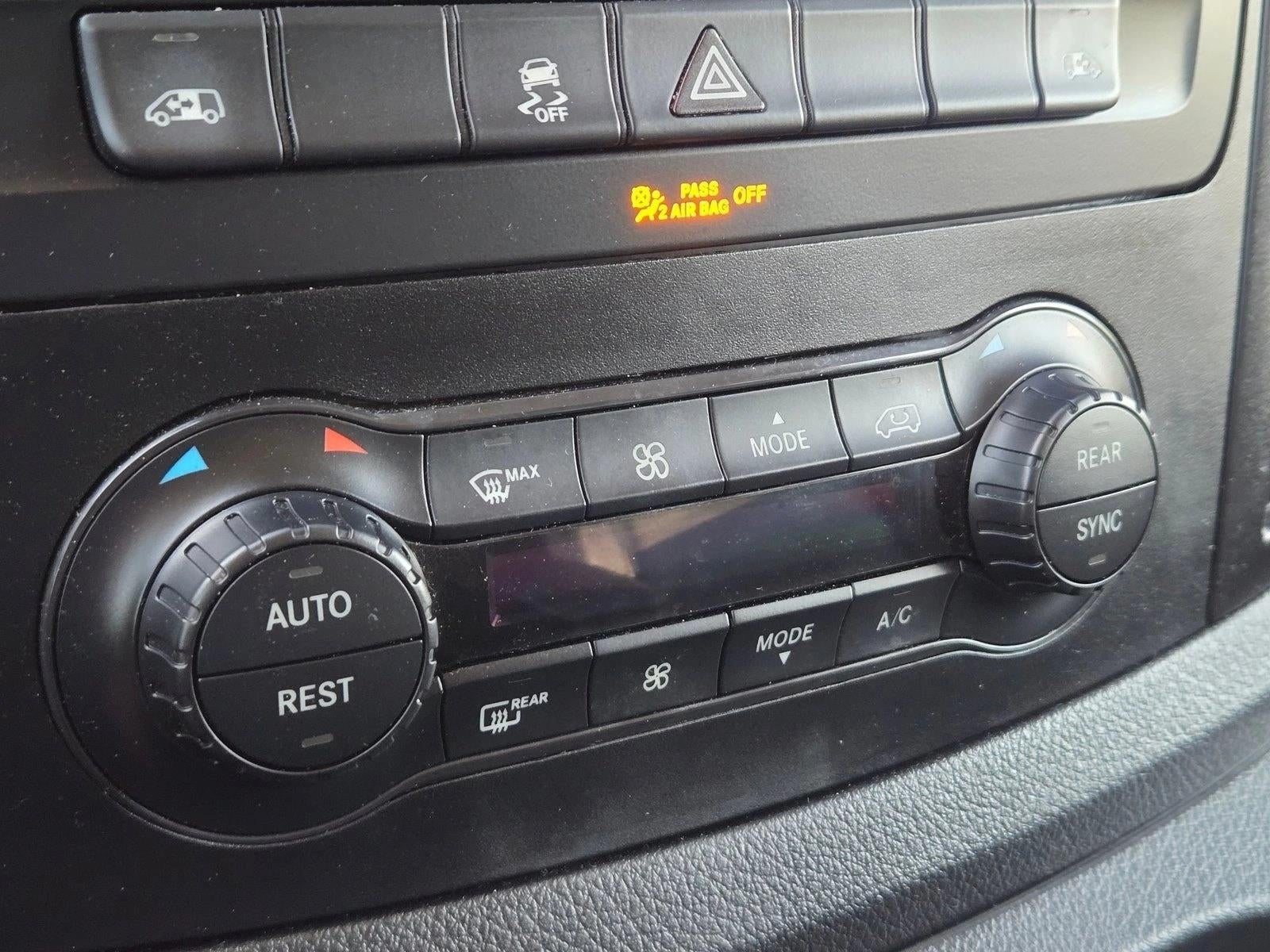 2021 Mercedes-Benz Metris Passenger Van Standard Roof 126" Wheelbase