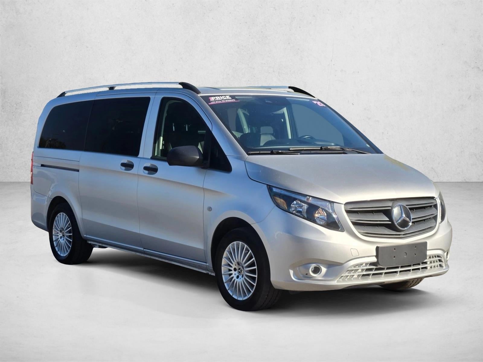 2021 Mercedes-Benz Metris Passenger Van Standard Roof 126" Wheelbase