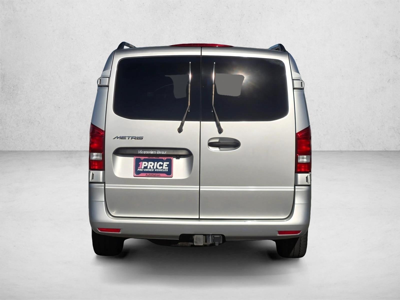 2021 Mercedes-Benz Metris Passenger Van Standard Roof 126" Wheelbase