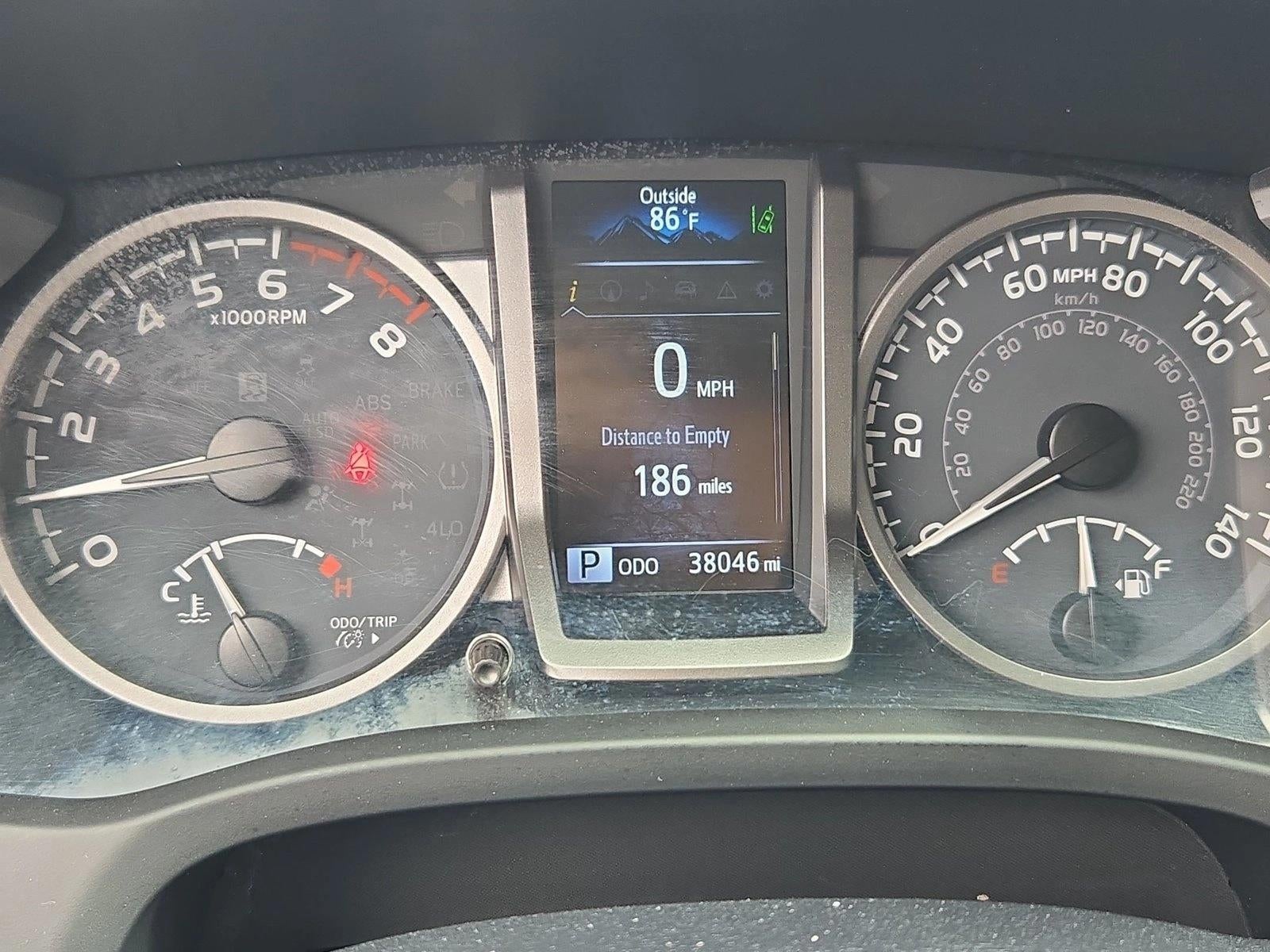 2022 Toyota Tacoma 2WD 2WD SR5 Double Cab 5' Bed V6 AT (GS)