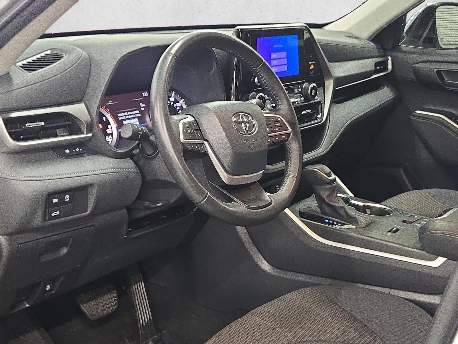 2024 Toyota Highlander LE FWD (Natl)