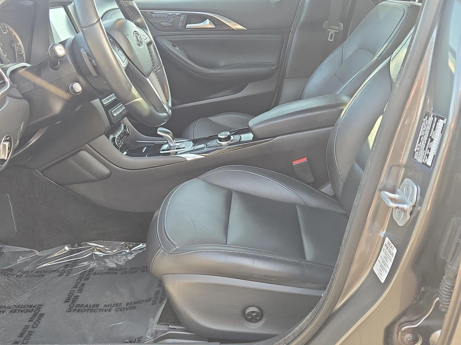 2017 INFINITI QX30 Luxury FWD