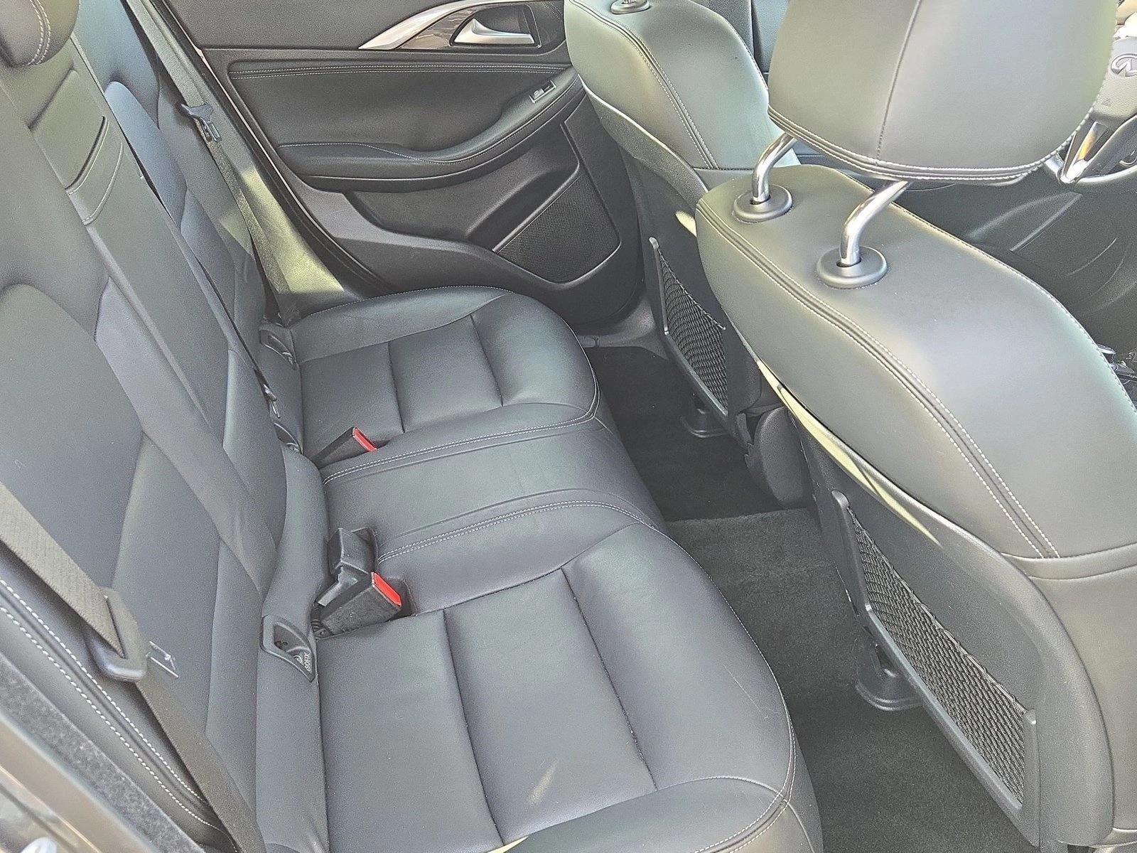 2017 INFINITI QX30 Luxury FWD