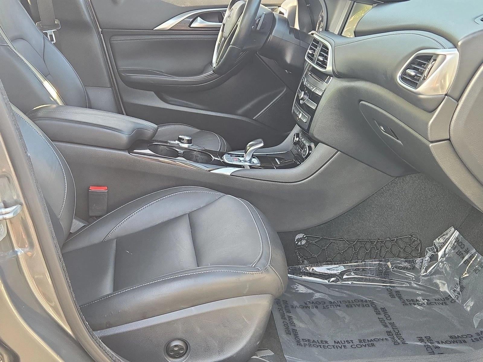 2017 INFINITI QX30 Luxury FWD