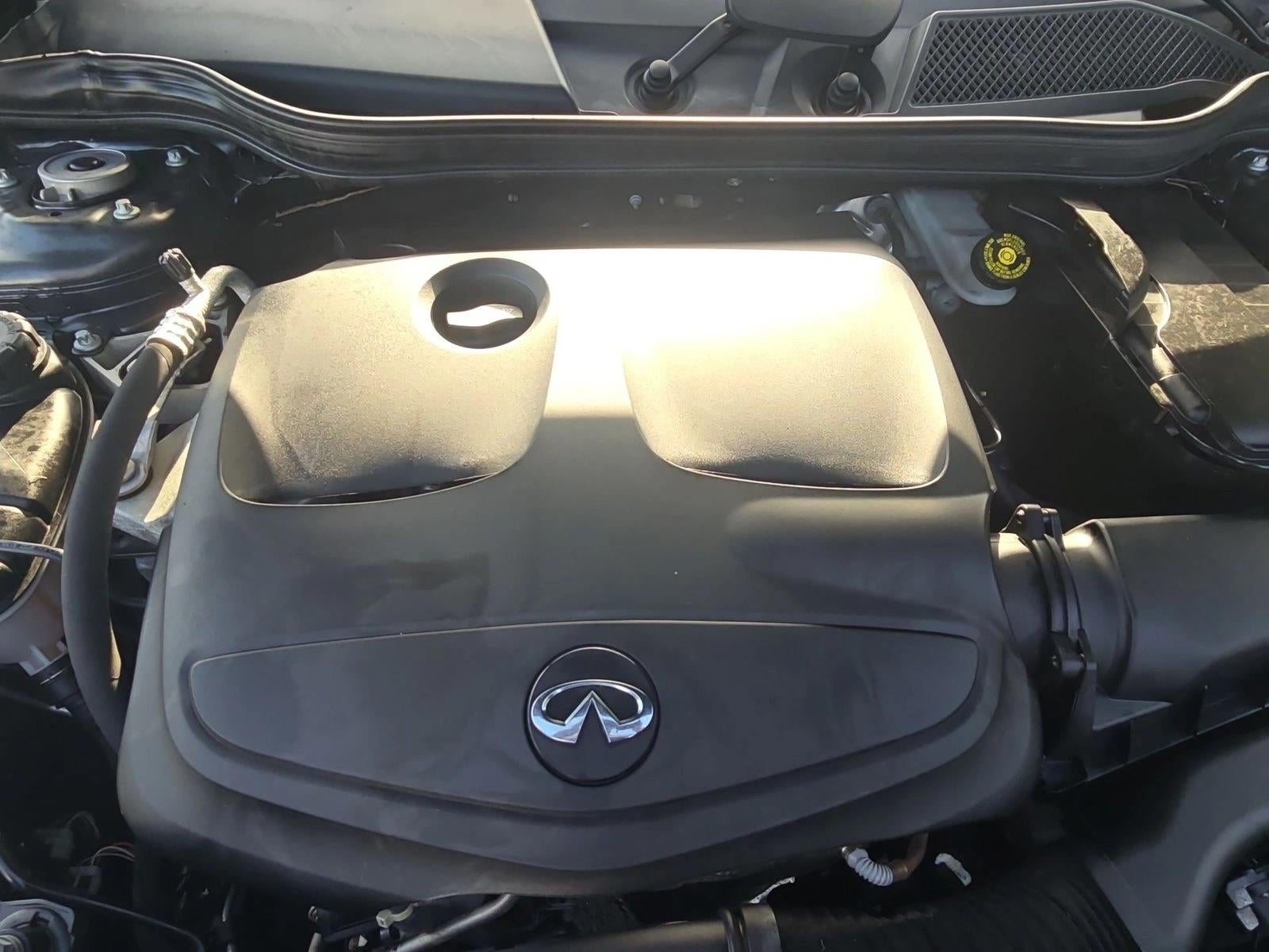 2017 INFINITI QX30 Luxury FWD