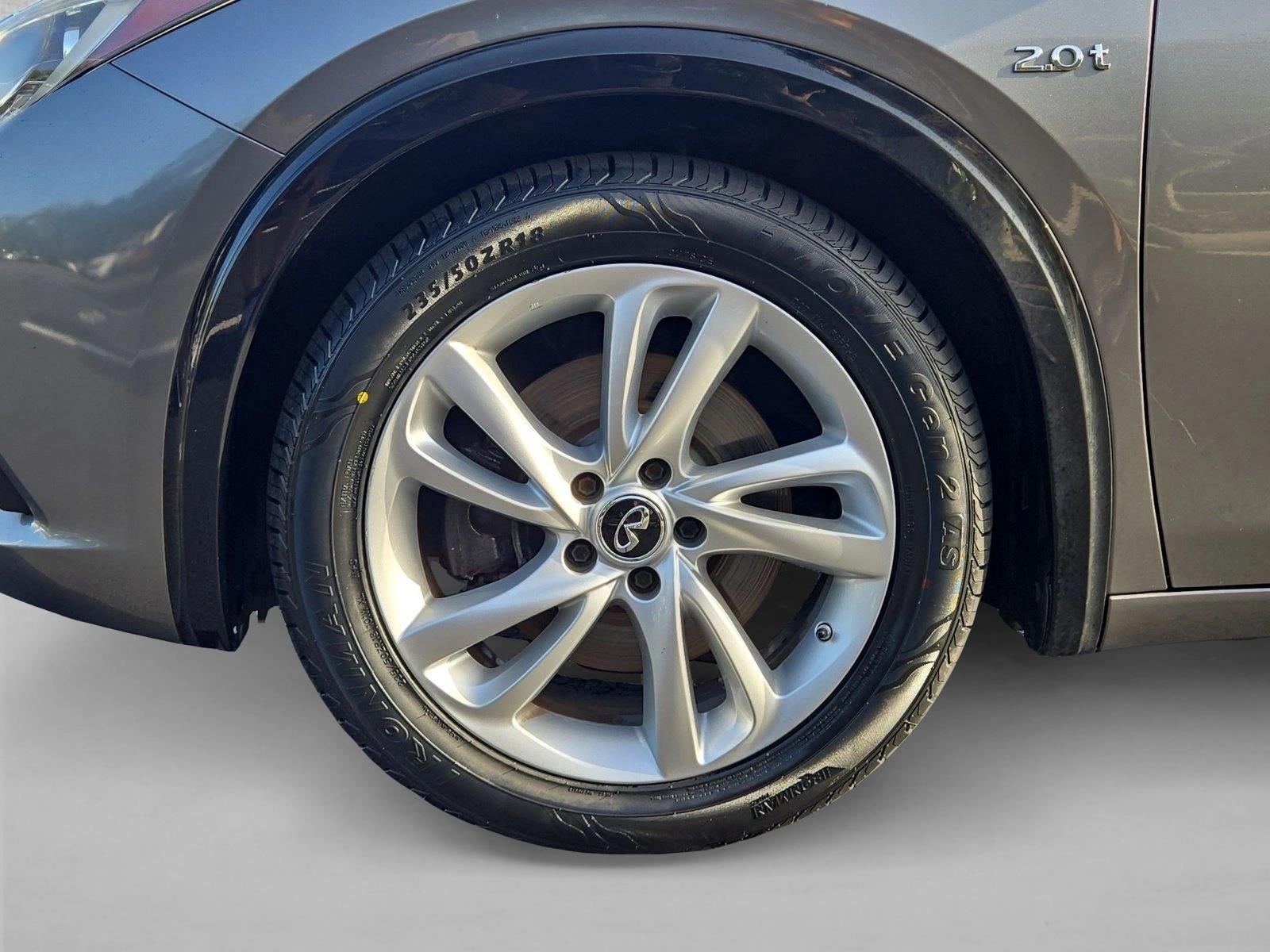 2017 INFINITI QX30 Luxury FWD