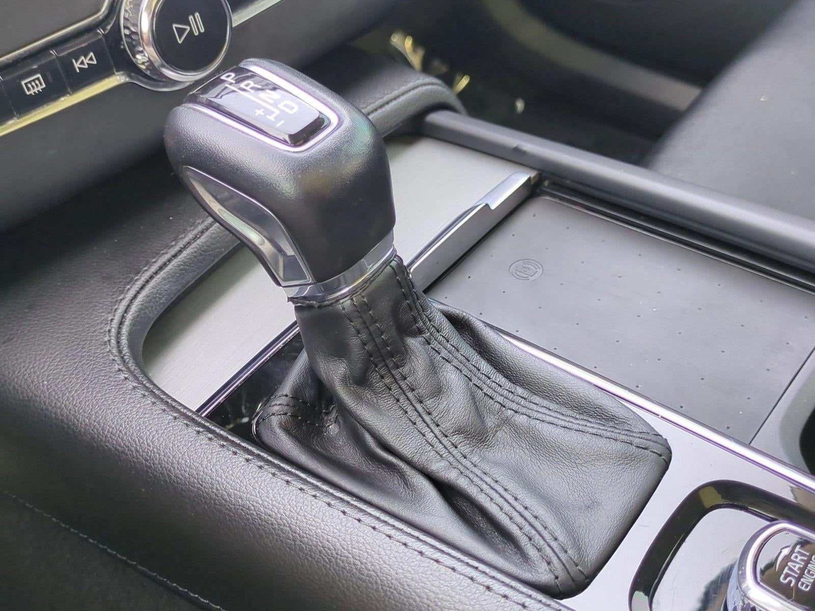 2021 Volvo XC90 T5 FWD Momentum 7P