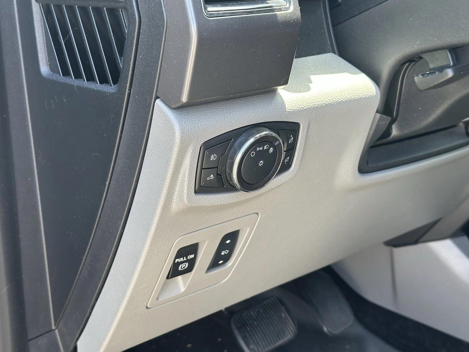 2017 Ford F-150 XLT 2WD SuperCab 6.5' Box