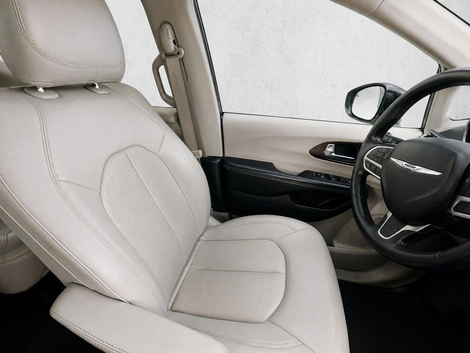 2021 Chrysler Voyager LXI FWD