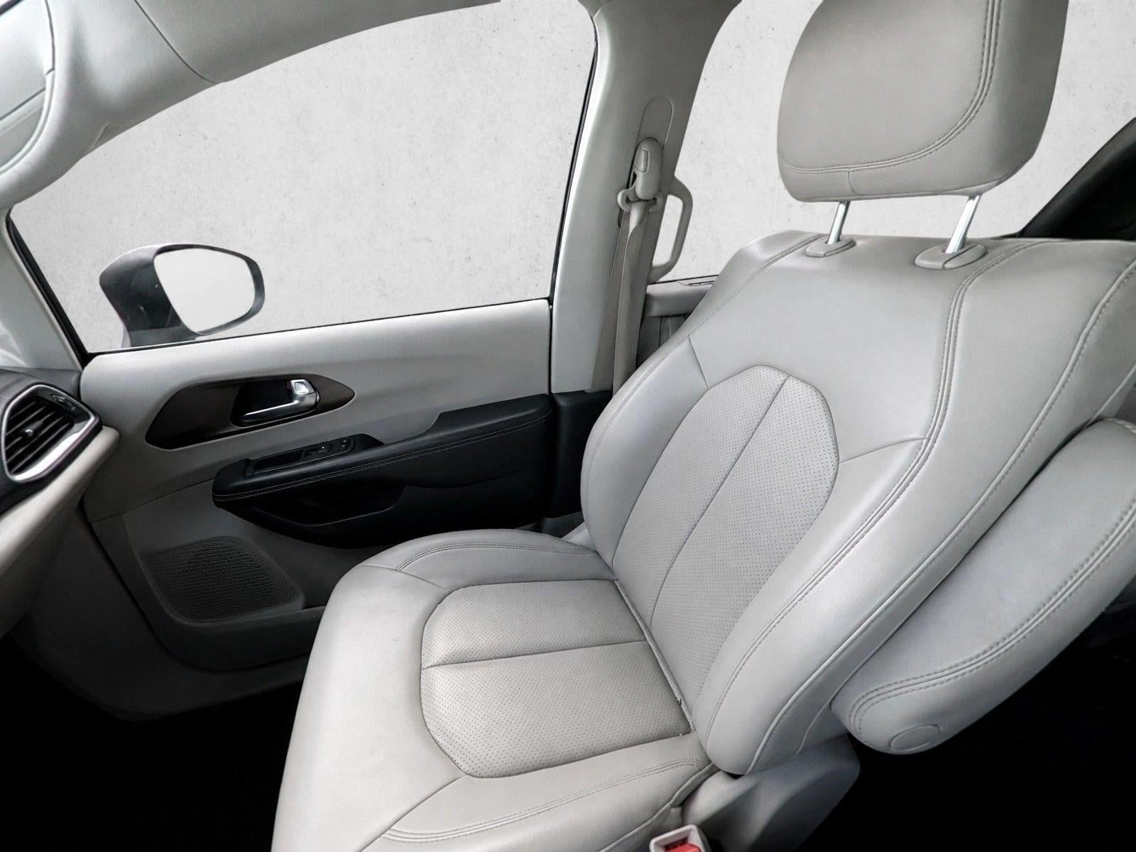 2021 Chrysler Voyager LXI FWD