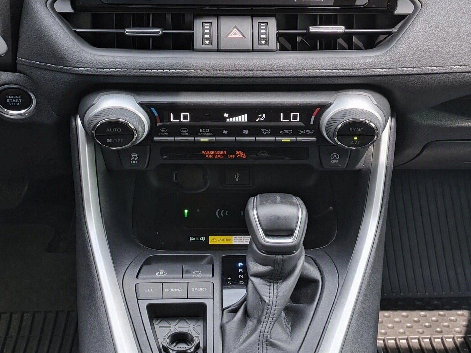 2022 Toyota RAV4 XLE Premium FWD (Natl)