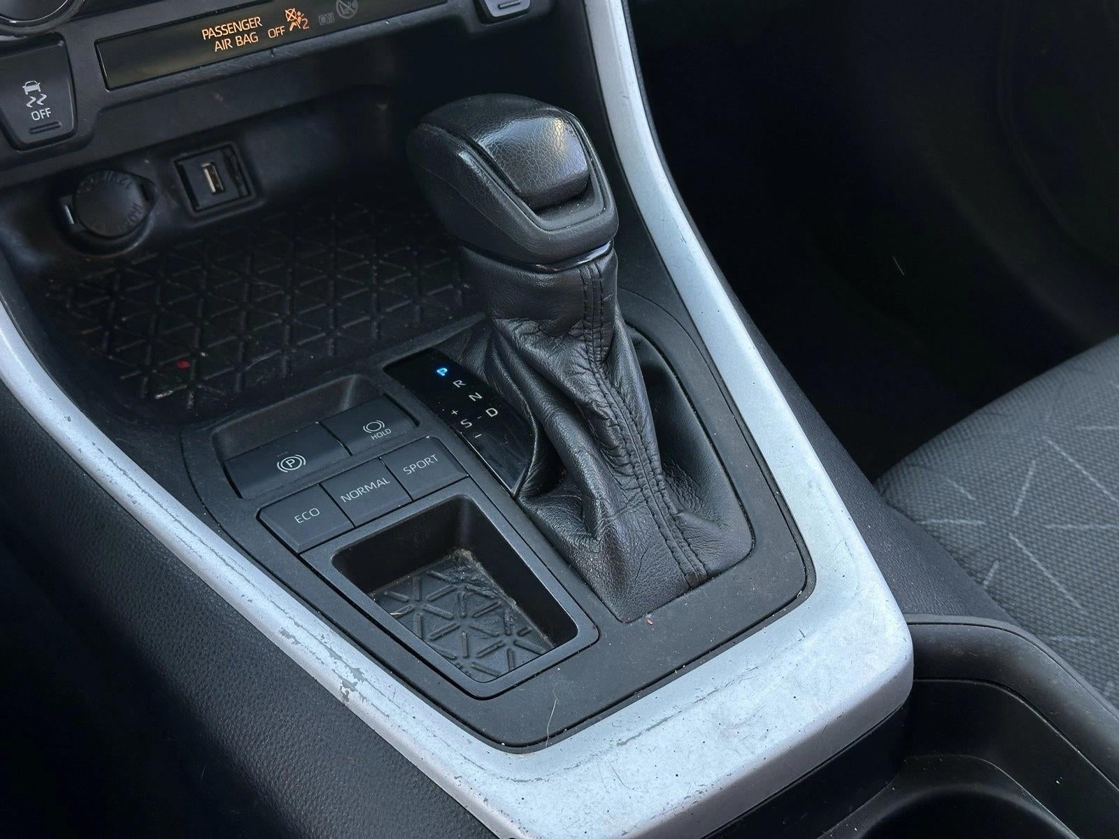 2021 Toyota RAV4 XLE FWD (GS)