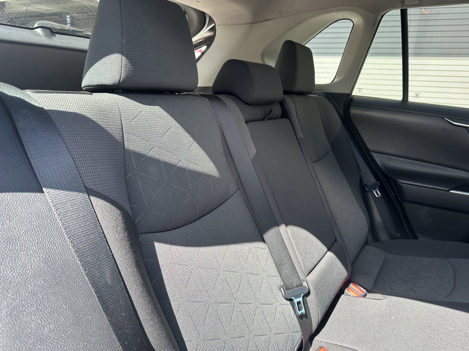 2020 Toyota RAV4 XLE FWD (GS)