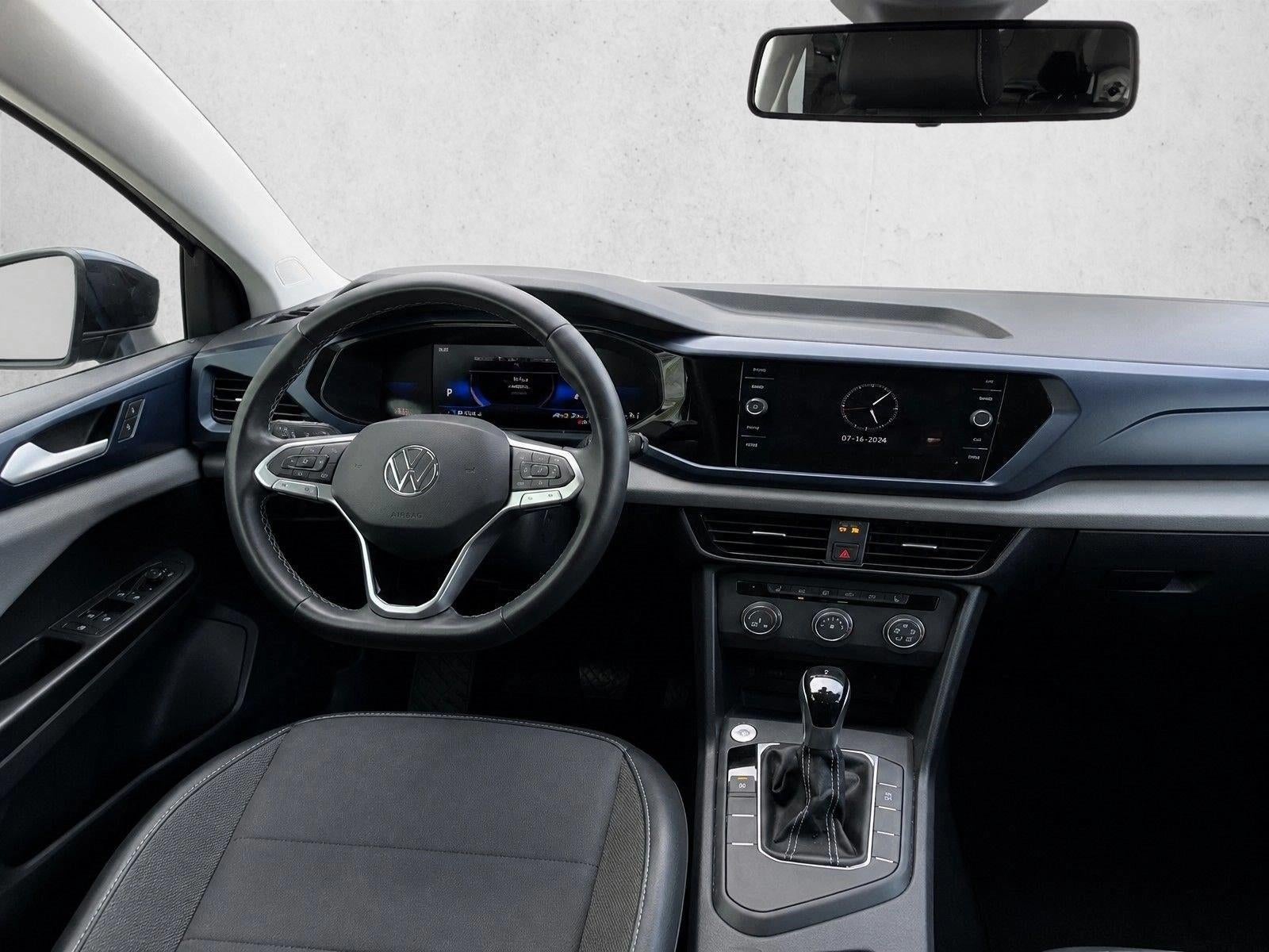 2022 Volkswagen Taos SE FWD