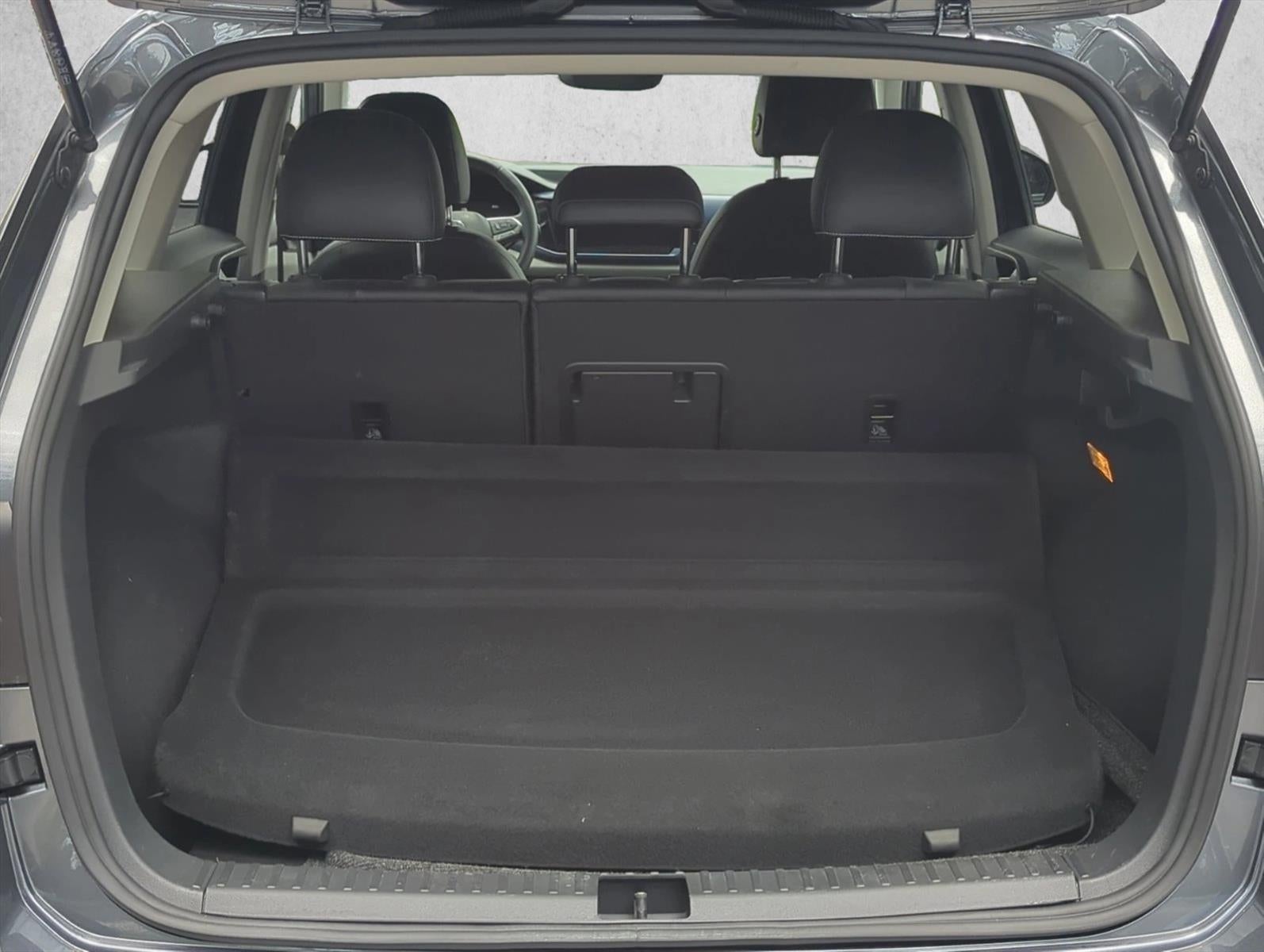 2023 Volkswagen Taos SE FWD