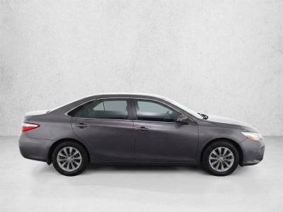 2017 Toyota Camry LE Auto (SE)