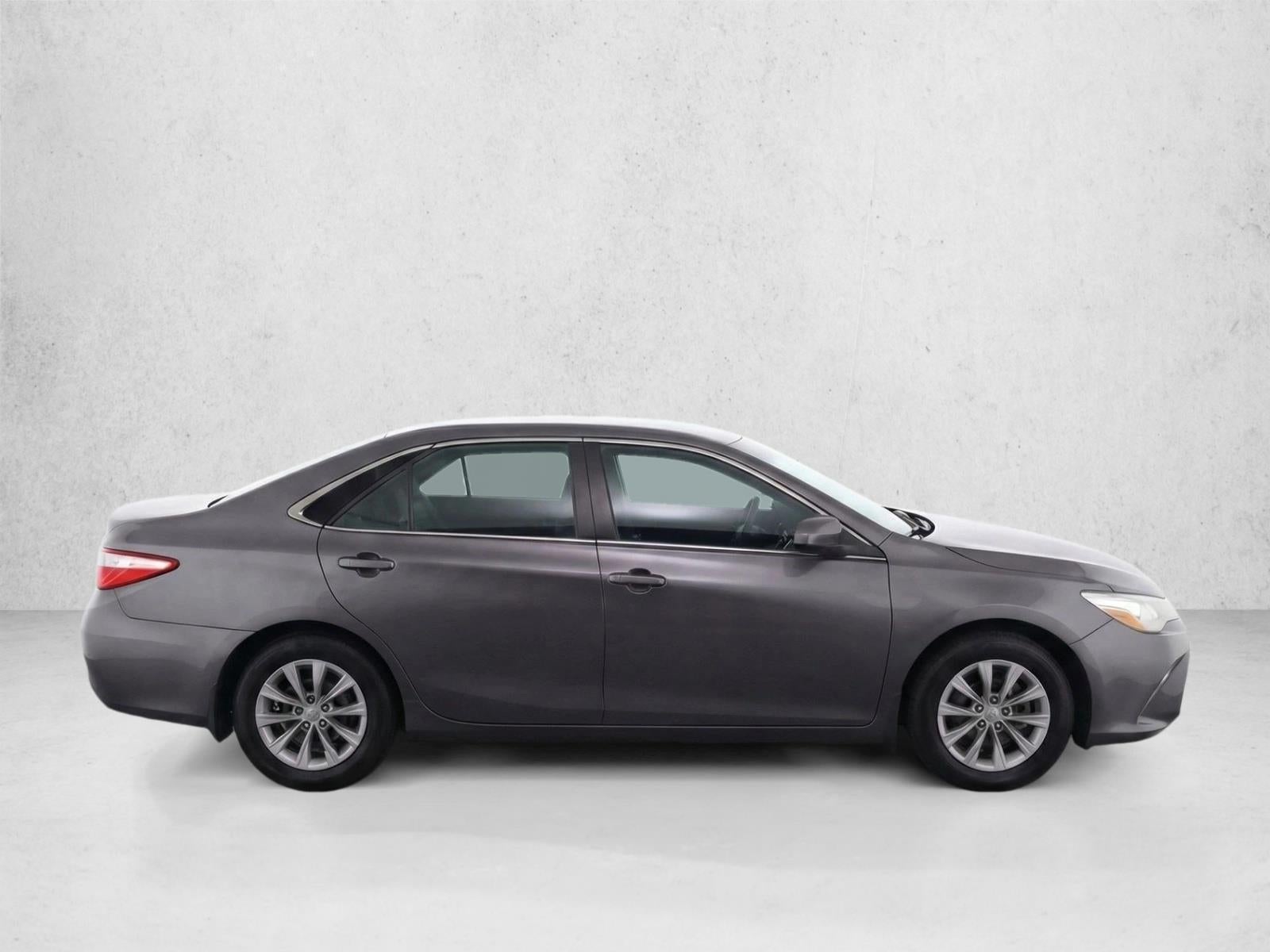 2017 Toyota Camry LE Auto (SE)