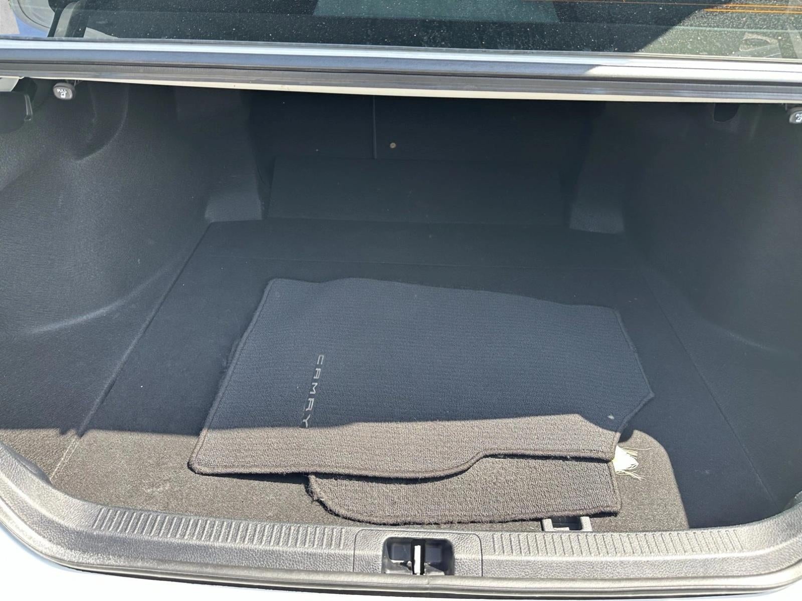 2022 Toyota Camry LE Auto (SE)