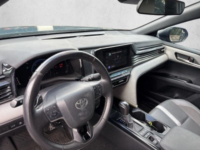 2025 Toyota Camry SE (SE)