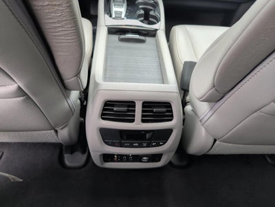 2016 Honda Pilot AWD Touring with DVD Rear Entertainment System and Navigation