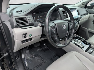2016 Honda Pilot AWD Touring with DVD Rear Entertainment System and Navigation