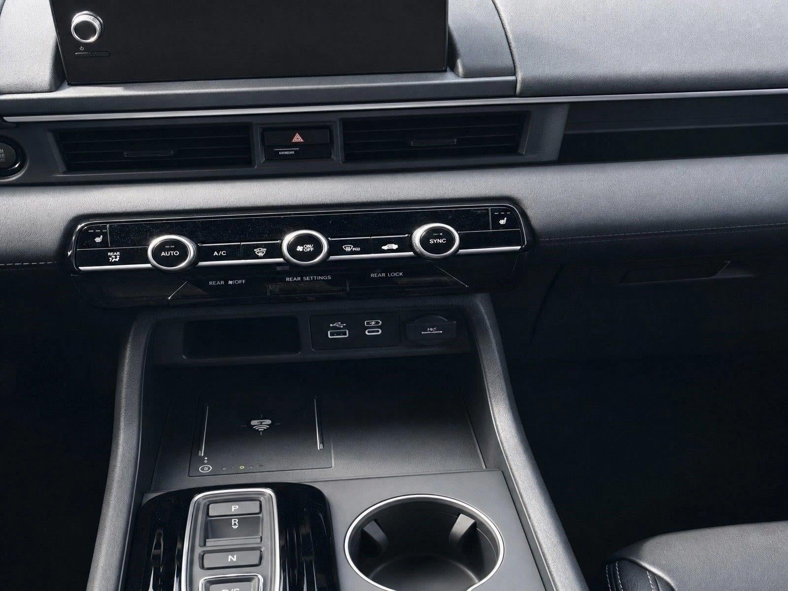 2024 Honda Pilot Touring 2WD
