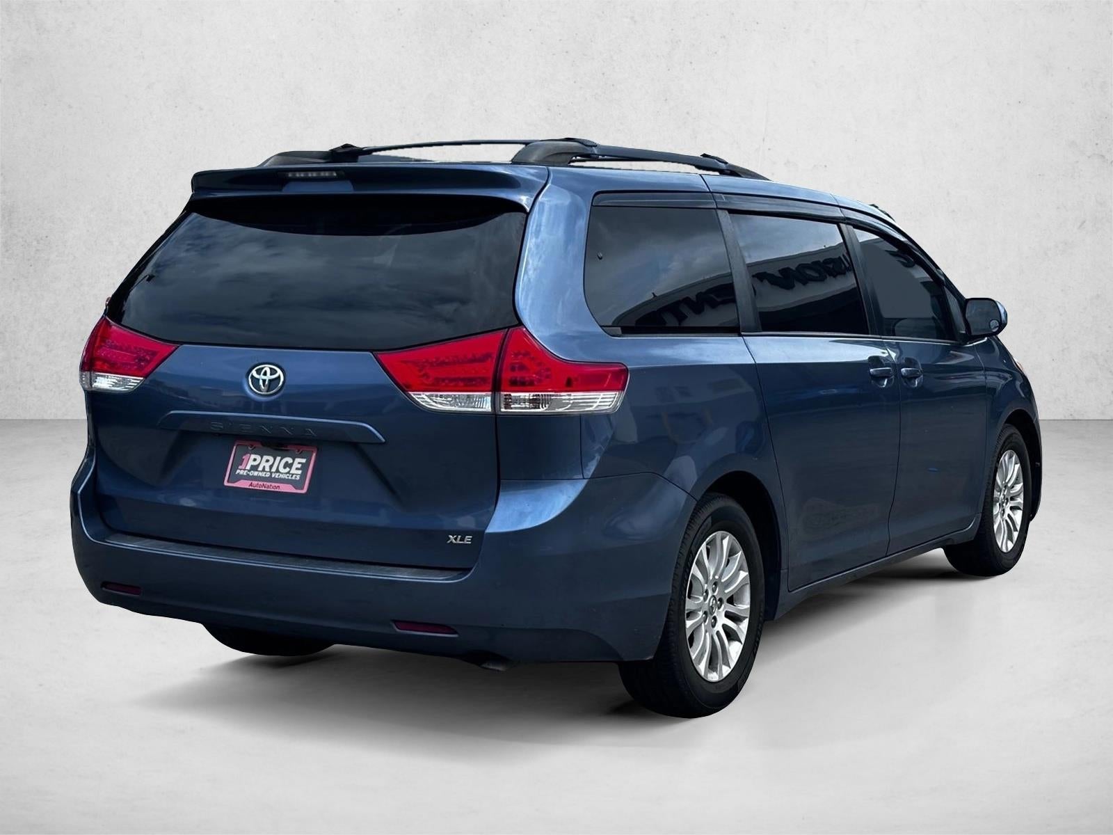 2014 Toyota Sienna 5dr 8-Pass Van V6 XLE FWD (Natl)