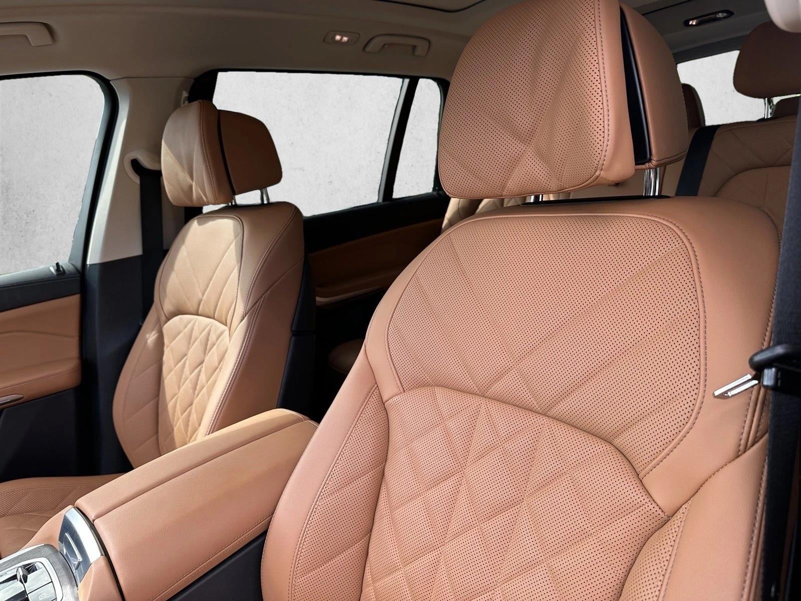 2025 BMW X7 xDrive40i Sports Activity Vehicle