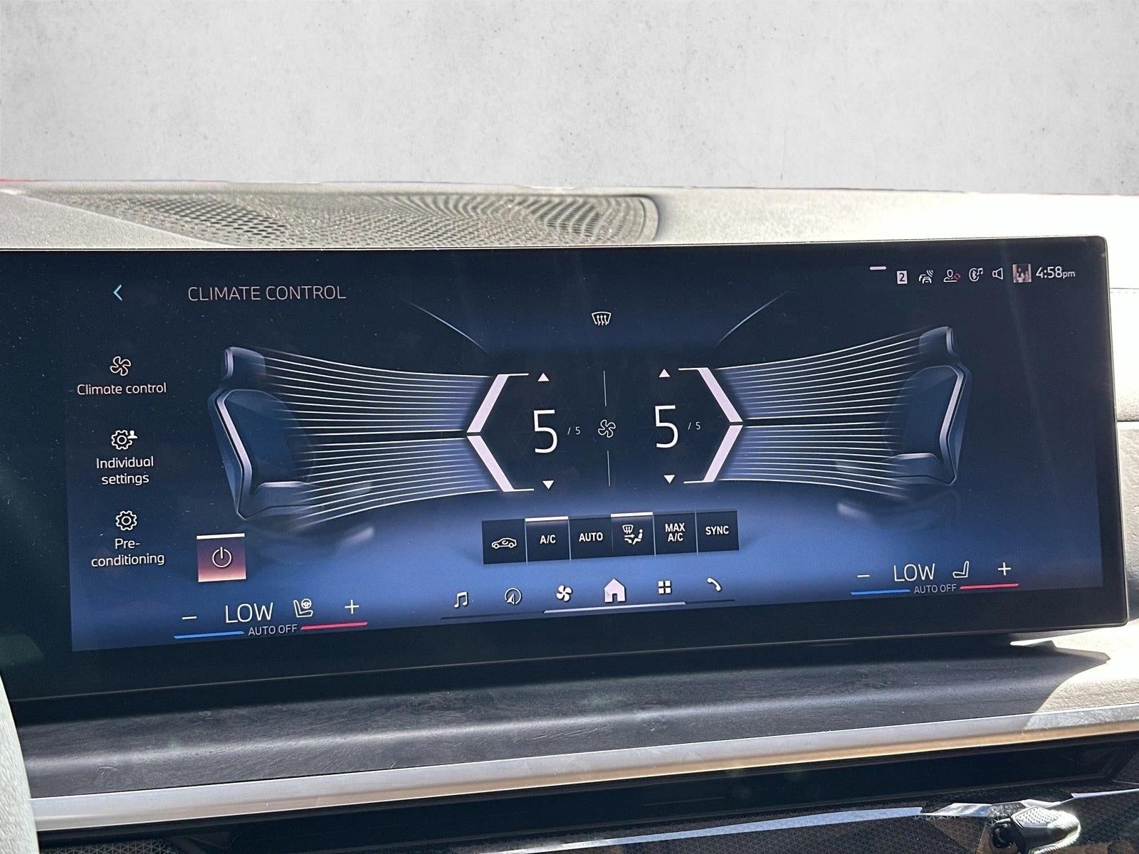 2025 BMW X7 xDrive40i Sports Activity Vehicle