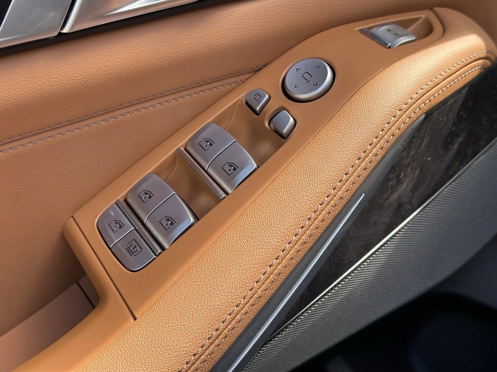 2025 BMW X7 xDrive40i Sports Activity Vehicle