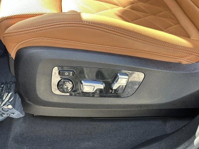 2025 BMW X7 xDrive40i Sports Activity Vehicle