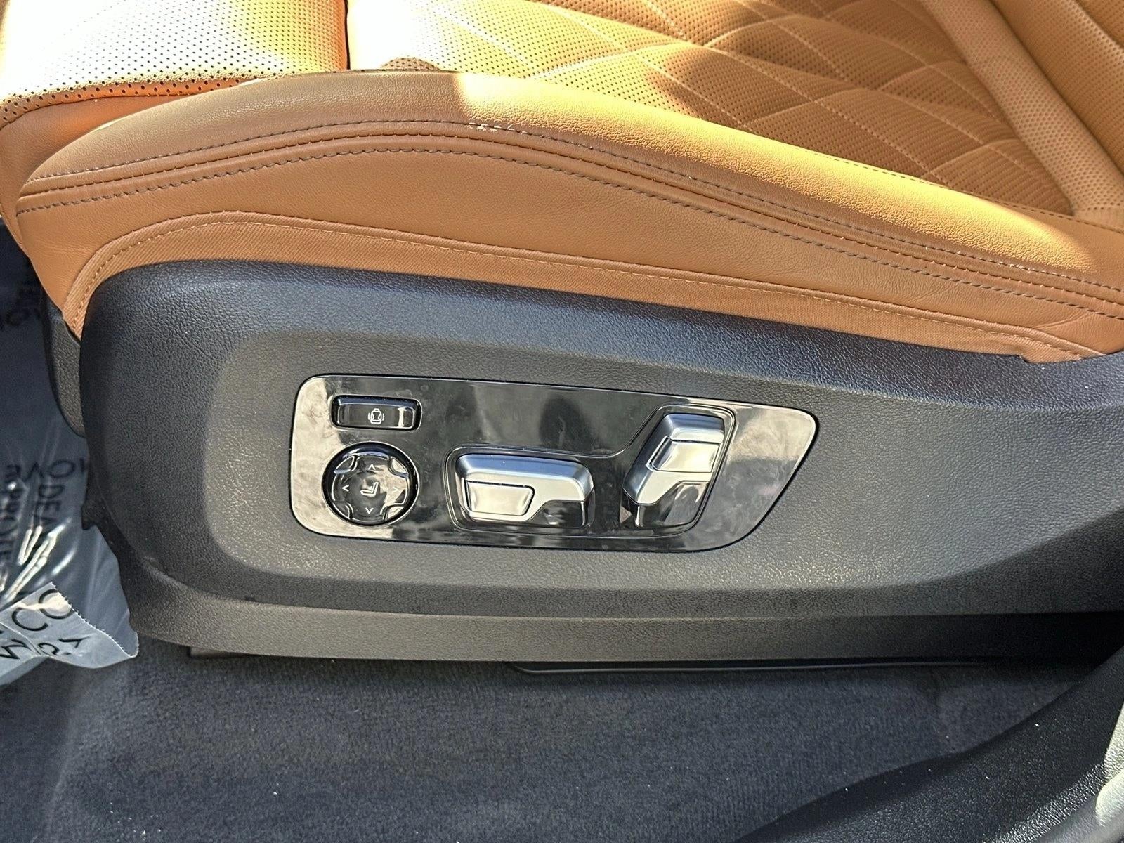 2025 BMW X7 xDrive40i Sports Activity Vehicle