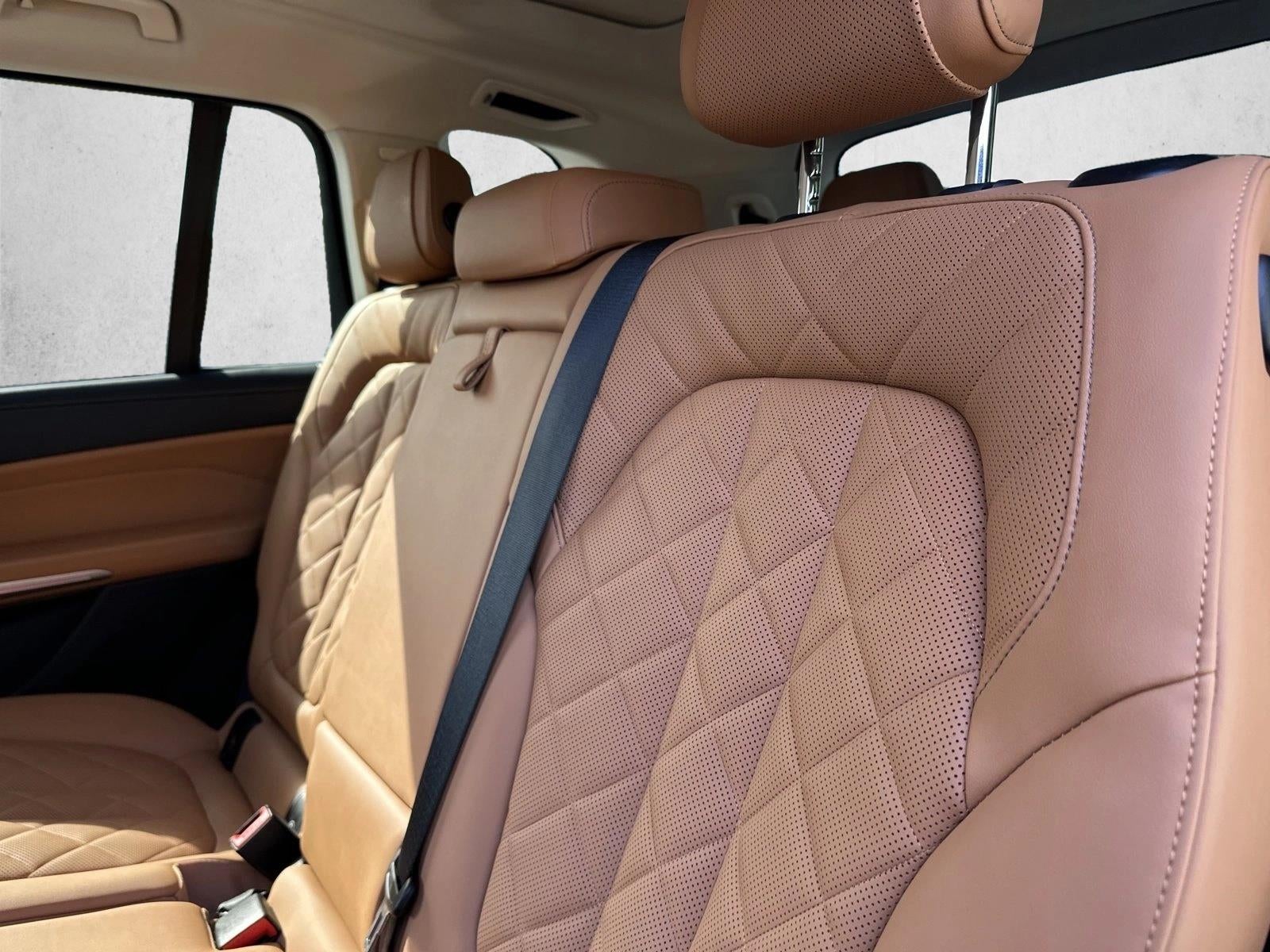 2025 BMW X7 xDrive40i Sports Activity Vehicle