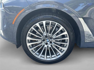 2025 BMW X7 xDrive40i Sports Activity Vehicle