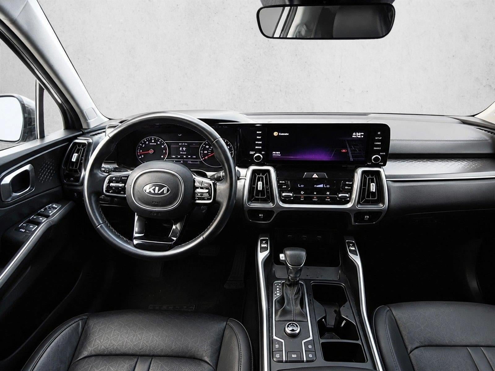 2022 Kia Sorento S FWD
