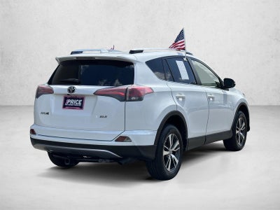 2017 Toyota RAV4 XLE FWD (GS)