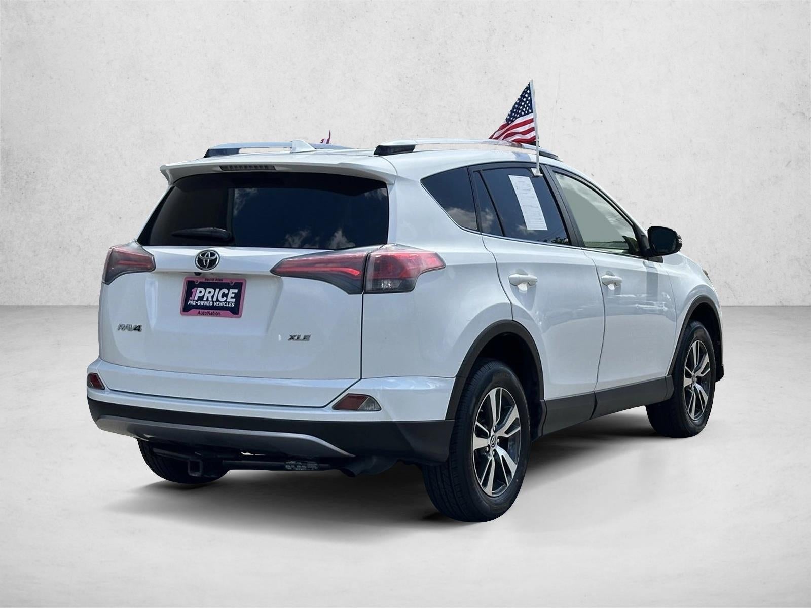 2017 Toyota RAV4 XLE FWD (GS)