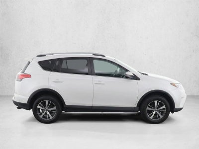 2017 Toyota RAV4 XLE FWD (GS)