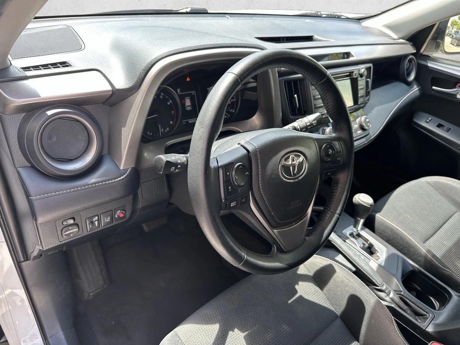 2017 Toyota RAV4 XLE FWD (GS)