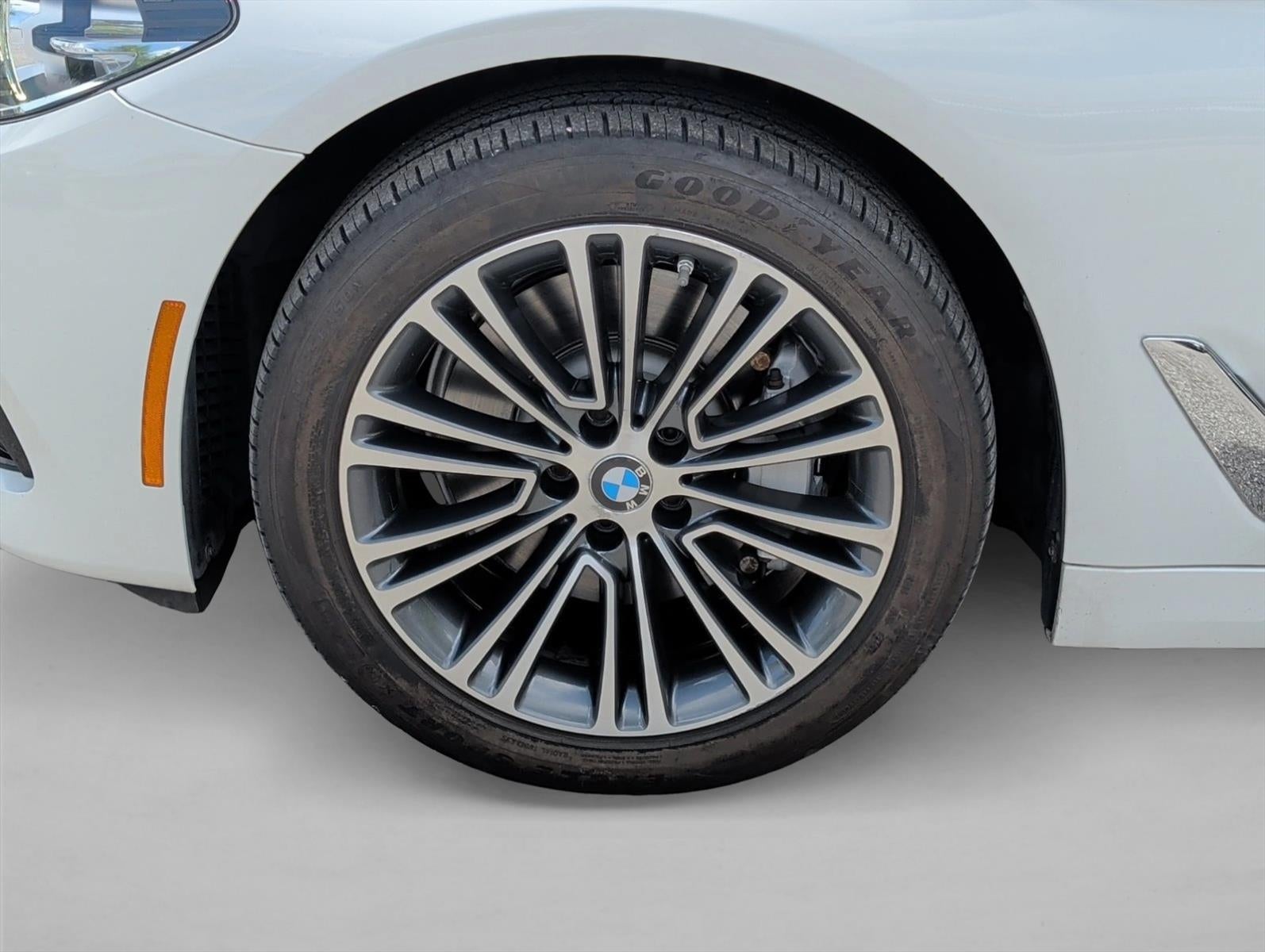 2019 BMW 540i Sedan