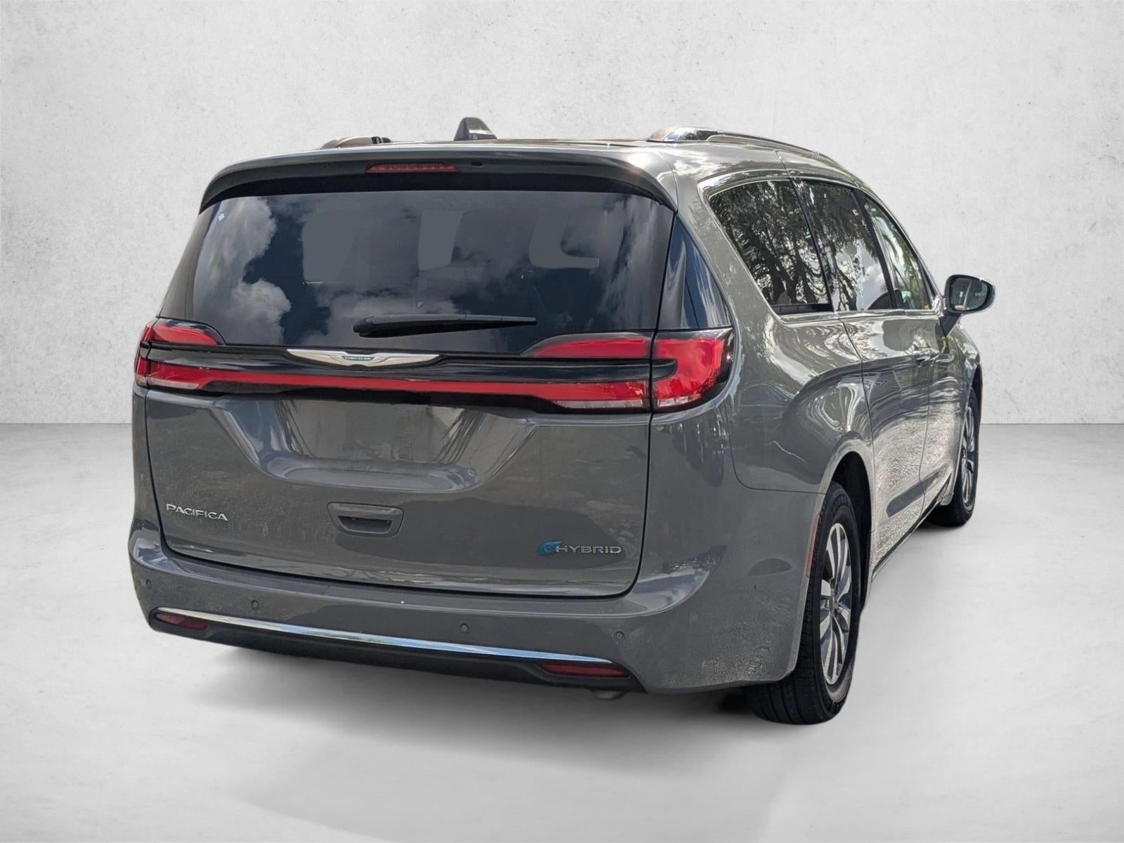 2021 Chrysler Pacifica Hybrid Touring L FWD