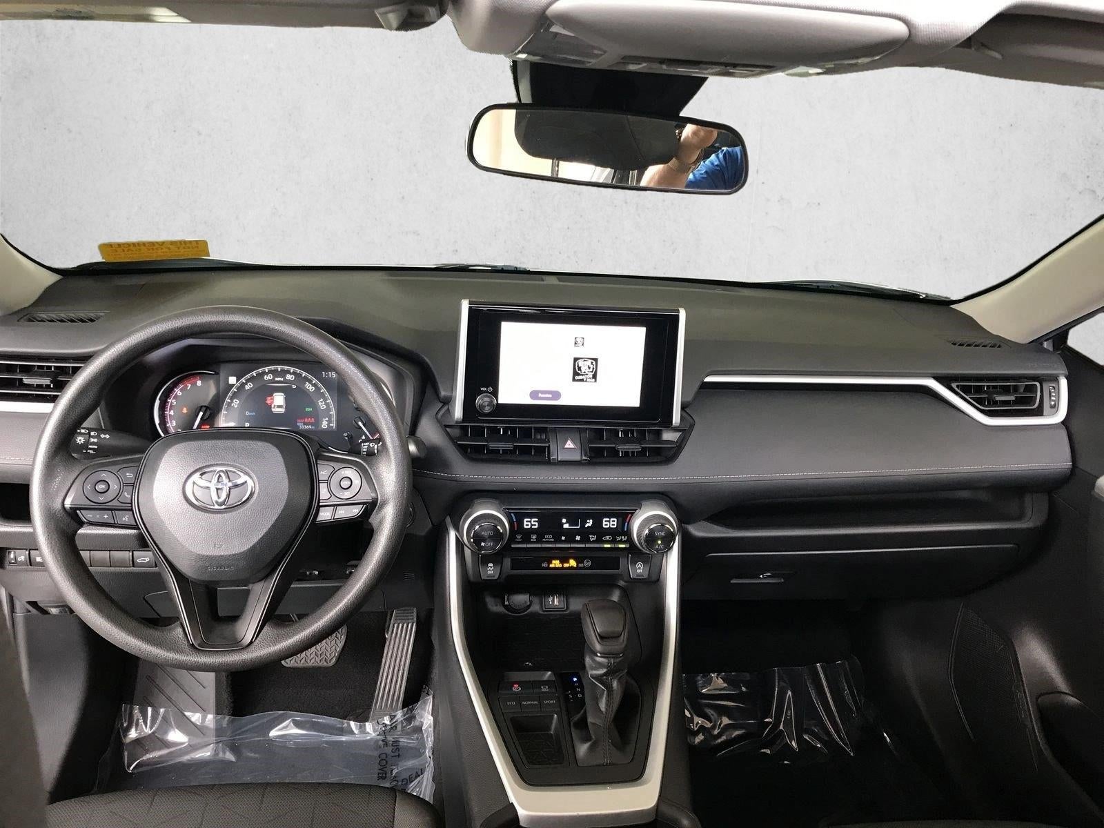 2023 Toyota RAV4 XLE FWD (GS)