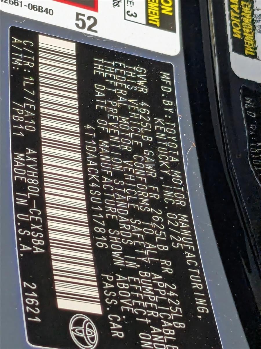 2025 Toyota Camry SE (SE)