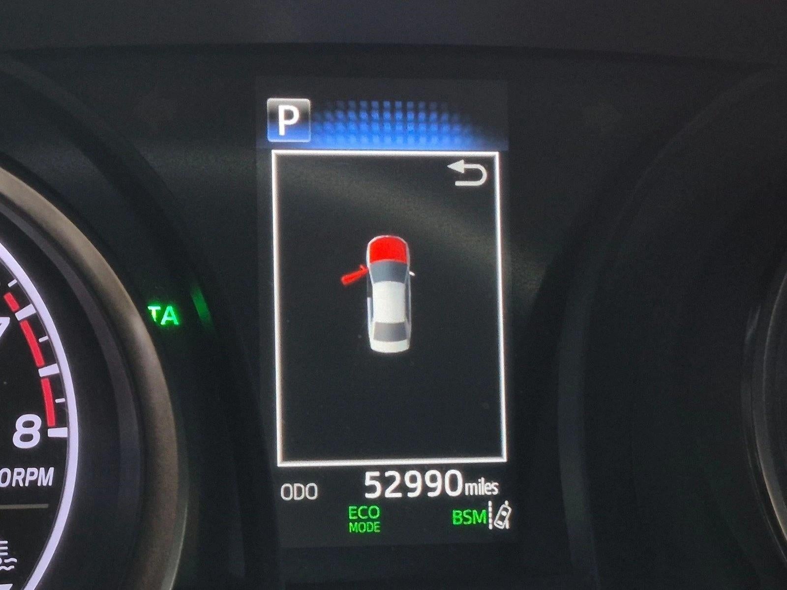 2022 Toyota Camry SE Auto (SE)