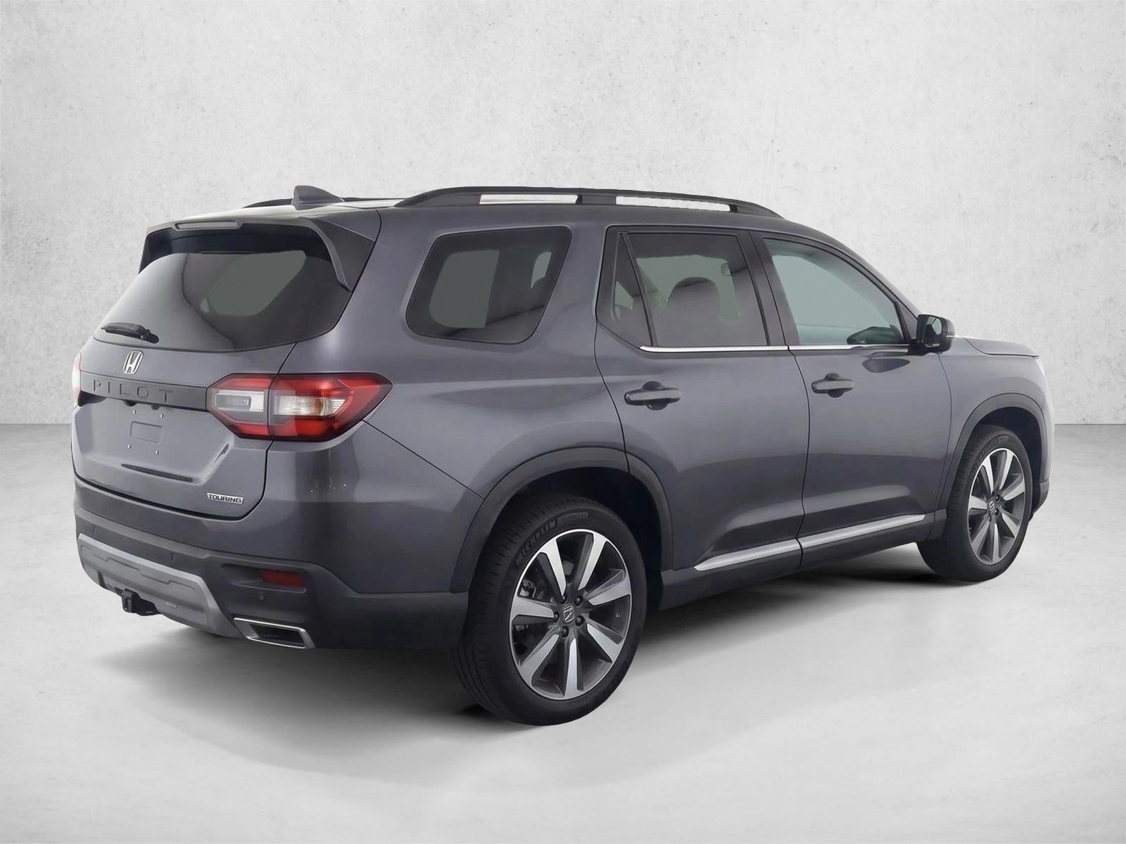 2023 Honda Pilot Touring 2WD
