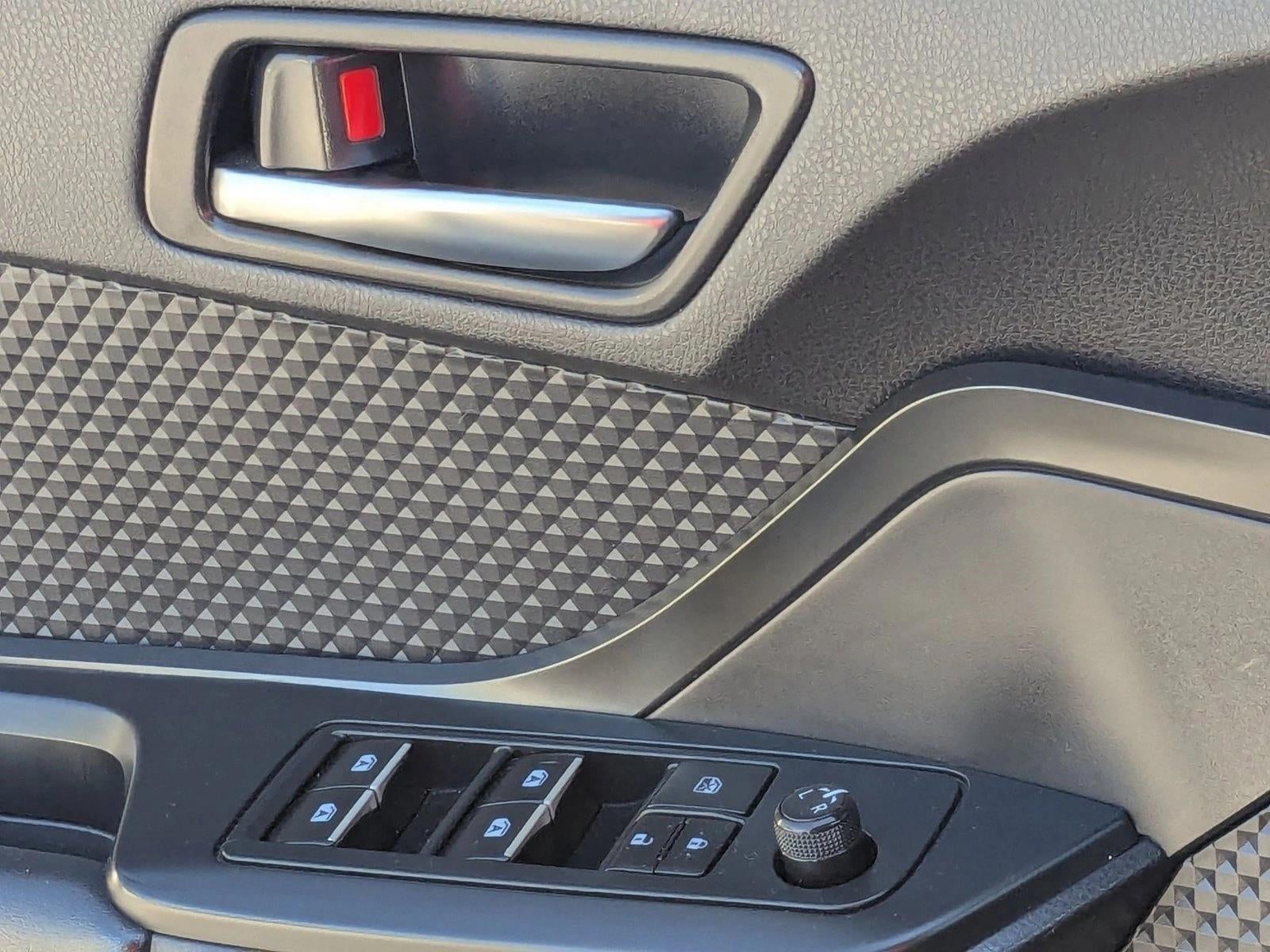 2018 Toyota C-HR XLE FWD (Natl)