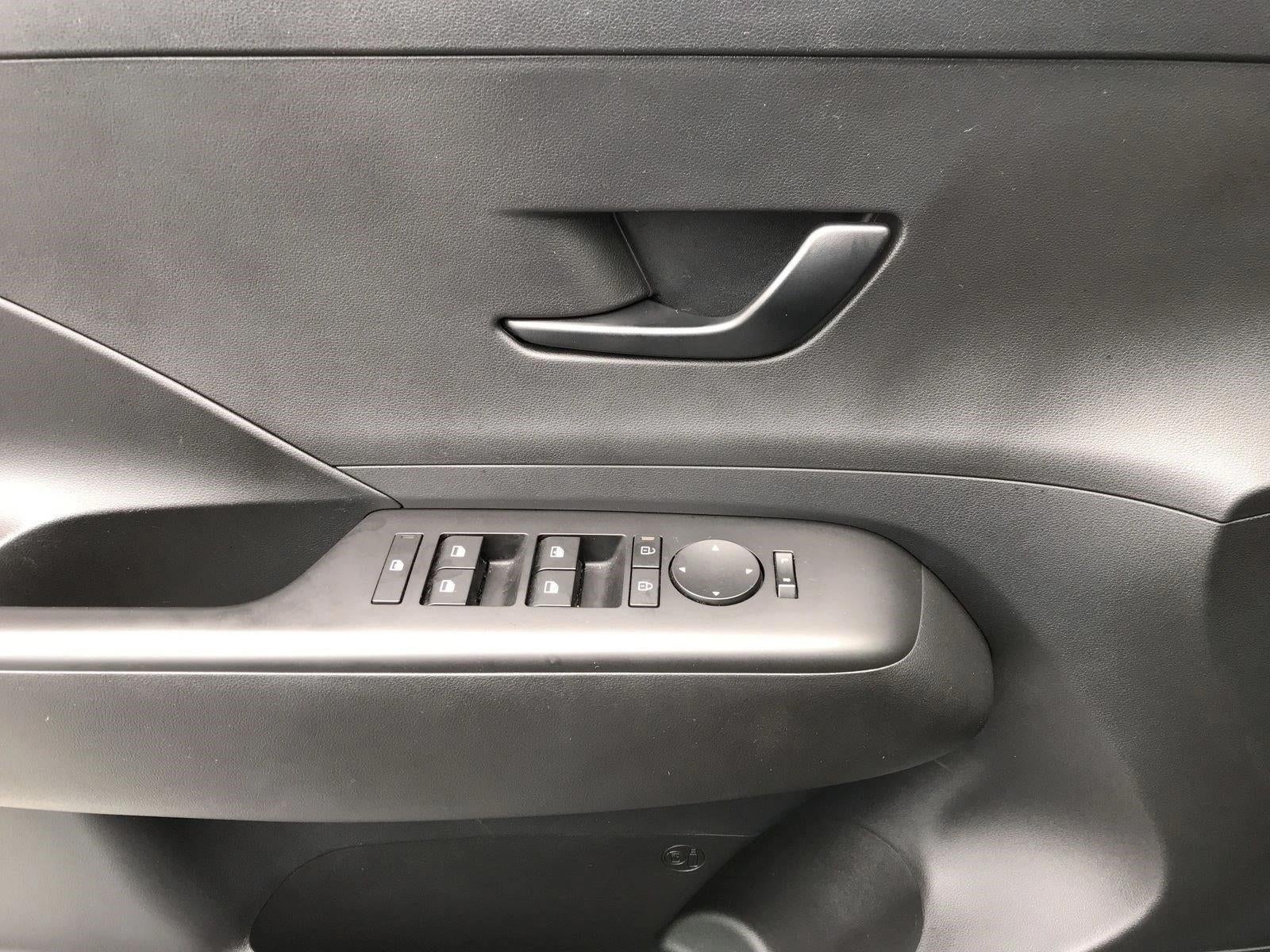 2024 Hyundai KONA SEL FWD